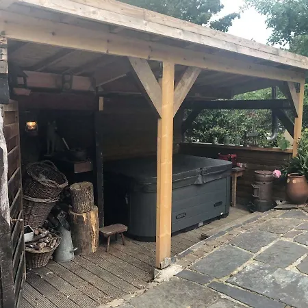 Dom wakacyjny Maison Ardennaise 4-5pers Avec Jacuzzi *
