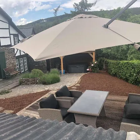 Dom wakacyjny Maison Ardennaise 4-5pers Avec Jacuzzi *